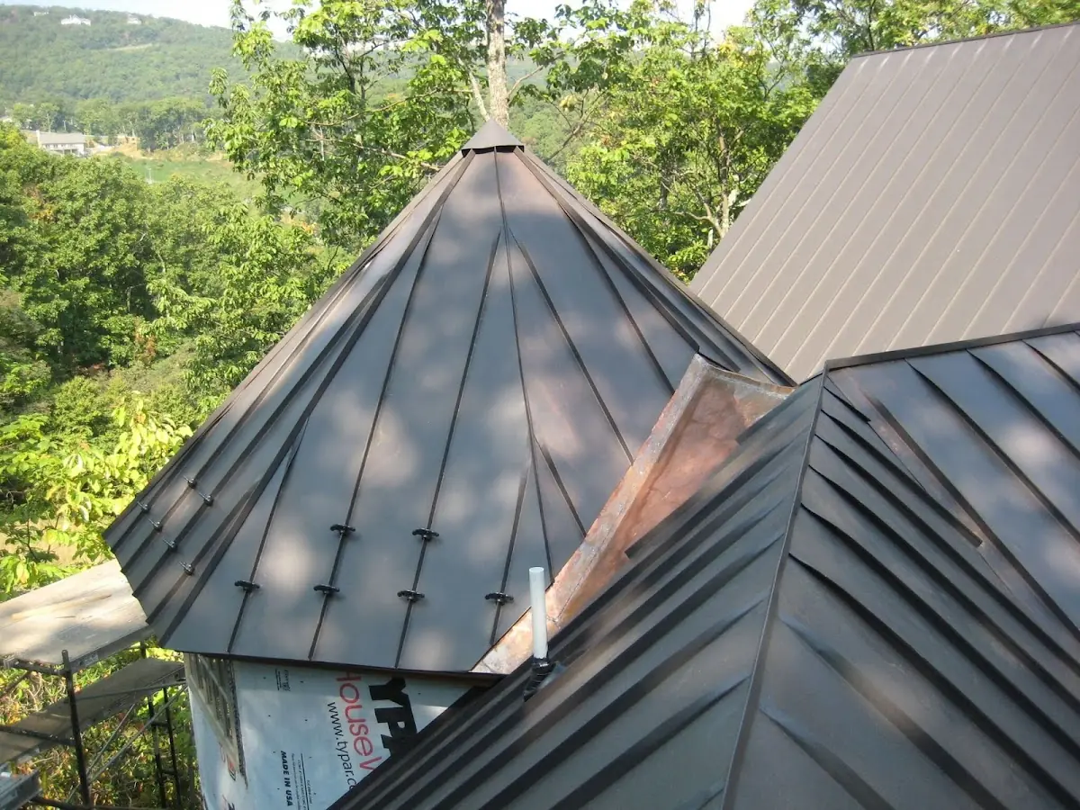 Professional Roof Tarp Installation by Craftsman Roofing in Driftwood